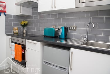 1 bed flat, (Large Studio) Demontfort Street, Highfields, Leicester, LE17GW - Image 11