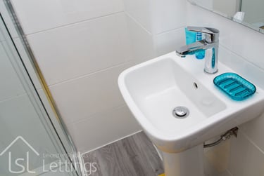 1 bed flat, (Large Studio) Demontfort Street, Highfields, Leicester, LE17GW - Image 14