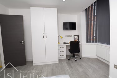 1 bed flat, (Large Studio) Demontfort Street, Highfields, Leicester, LE17GW - Image 4