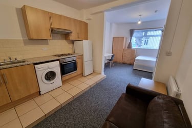 1 bed studio, 1, 18, Cathays, Cardiff, CF244EP - Image 1