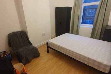 2 bed flat, 3, 18, Cathays, Cardiff, CF244BZ - Image 2