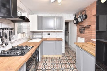 4 bed house, Balaclava, Street, Swansea, SA18BR - Image 2