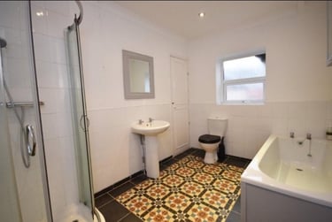 4 bed house, Balaclava, Street, Swansea, SA18BR - Image 7