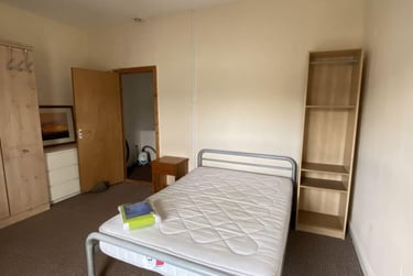 4 bed house, Park Place, Brynmill, Swansea, SA20DH - Image 2