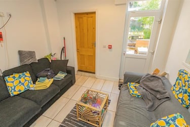 6 bed house, Dawlish Road, Selly Park, Birmingham, B297AU - Image 1