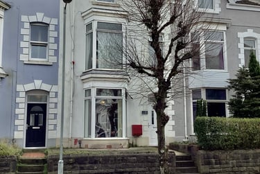 6 bed house, Gwydr Crescent, Uplands, Swansea, SA20AB - Image 1
