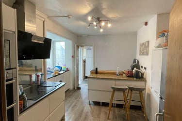 6 bed house, Gwydr Crescent, Uplands, Swansea, SA20AB - Image 2