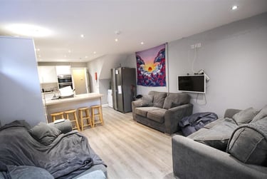 6 bed house, Heeley Road, Selly Park, Birmingham, B296EN - Image 1