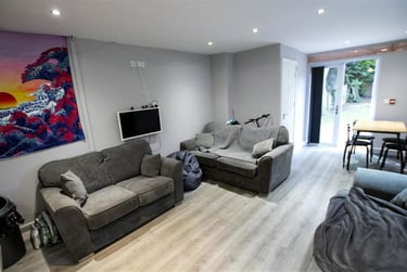 6 bed house, Heeley Road, Selly Park, Birmingham, B296EN - Image 2