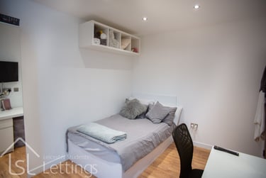 2 bed flat, West Street, Highfields, Leicester, LE16XQ - Image 3