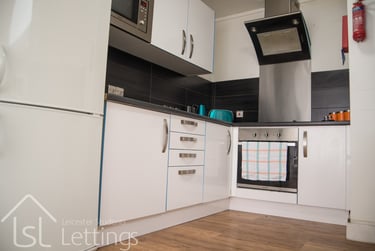 3 bed flat, Albion Street, Highfields, Leicester, LE16GB - Image 5