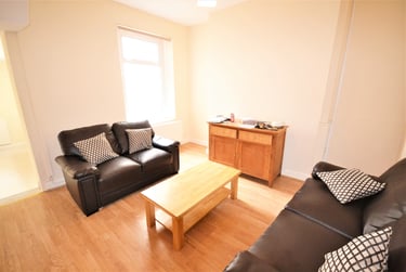 4 bed house, St Helens Avenue, Brynmill, Swansea, SA14NF - Image 1