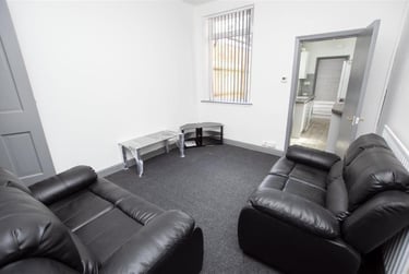 4 bed house, Dawlish Road, Selly Park, Birmingham, B297AT - Image 1