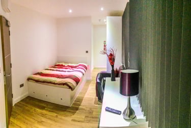 1 bed house, (Studio), Charles Street, Highfields, Leicester, LE11LB - Image 1