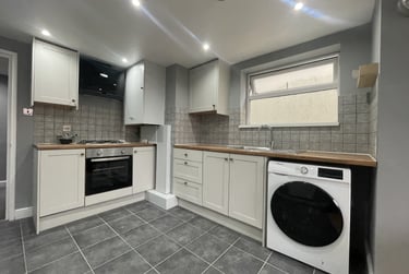 2 bed house, Cathays, Cardiff, CF244NX - Image 2