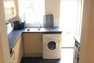 4 bed house, St Helens Avenue, Brynmill, Swansea, SA14NQ - Image 2