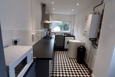 5 bed house, Norfolk Street, Mount Pleasant, Swansea, SA16JE - Image 1