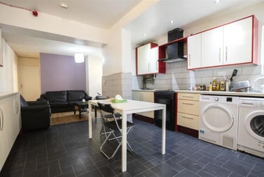 6 bed house, Bournbrook Road, Selly Park, Birmingham, B297DD - Image 2