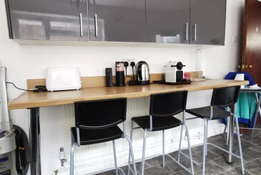 4 bed house, Western Street, Sandfields, Swansea, SA13JU - Image 2