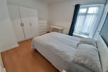 5 bed house, Nicholl Street, Mount Pleasant, Swansea, SA14HF - Image 4