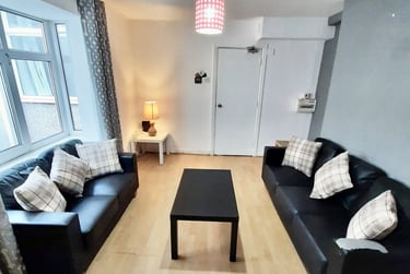 5 bed house, Cromwell Street, Mount Pleasant, Swansea, SA16EY - Image 2