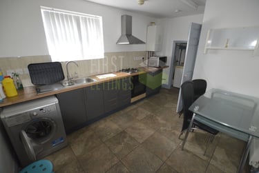 5 bed house, Welford Road, Clarendon Park, Leicester, LE26BH - Image 5