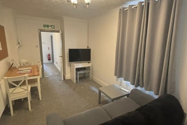 3 bed house, Watkin Street, Mount Pleasant, Swansea, SA16YF - Image 3