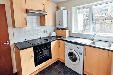 5 bed house, Rhyddings Park Rd, Brynmill, Swansea, SA20AQ - Image 1