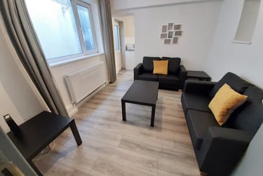 4 bed house, Rhondda Street, Mount Pleasant, Swansea, SA16ET - Image 2