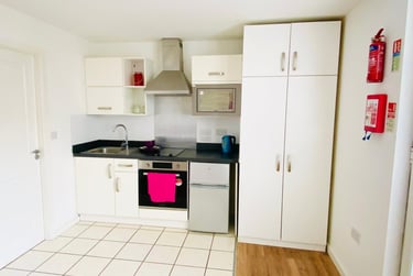 1 bed flat, Quainton Road, City Centre, Leicester, LE27AT - Image 2