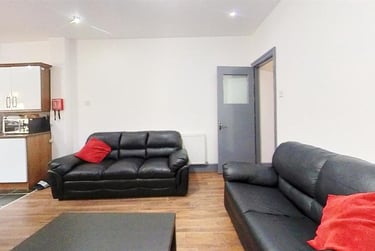 7 bed house, Dawlish Road, Selly Park, Birmingham, B297AS - Image 1