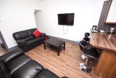 7 bed house, Dawlish Road, Selly Park, Birmingham, B297AS - Image 2