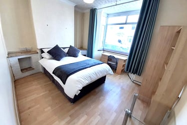 5 bed house, Rhyddings Park Road, Brynmill, Swansea, SA20AF - Image 2