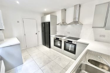 6 bed house, King Edwards Road, Brynmill, Swansea, SA14LL - Image 3