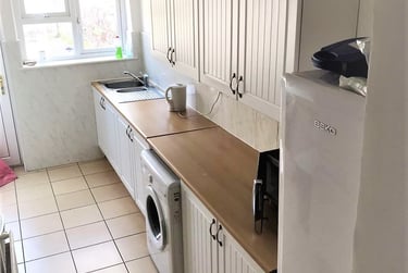 3 bed house, Rodney Street, Sandfields, Swansea, SA13UA - Image 2