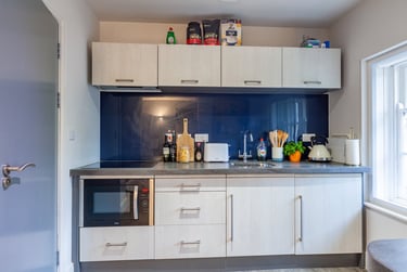 1 bed studio, Princess Way, St Mary`s Court, City Centre, Swansea, SA13AU - Image 5