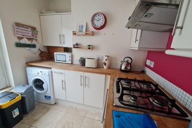 3 bed flat, Gwydr Crescent, Uplands, Swansea, SA20AD - Image 1