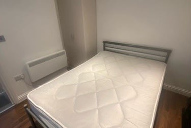 1 bed flat, Mansel Street, City Centre, Swansea, SA15TN - Image 1