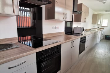 7 bed house, St Helens Avenue, Brynmill, Swansea, SA14ND - Image 1