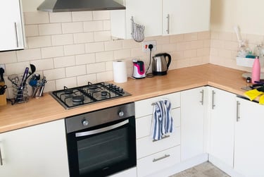 2 bed flat, Hanover Street, Mount Pleasant, Swansea, SA16BQ - Image 1