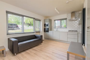 2 bed house, Gibbins Road, Selly Park, Birmingham, B296PQ - Image 1