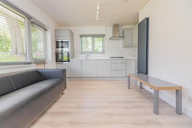 2 bed house, Gibbins Road, Selly Park, Birmingham, B296PQ - Image 2