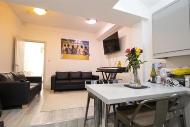 5 bed house, Heeley Road, Selly Park, Birmingham, B296EJ - Image 1