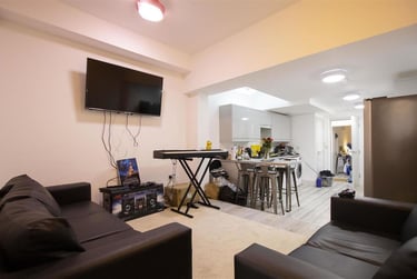 5 bed house, Heeley Road, Selly Park, Birmingham, B296EJ - Image 2