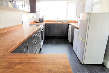 5 bed house, Marlborough Road, Brynmill, Swansea, SA20EB - Image 2