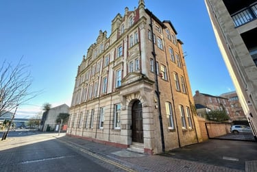 2 bed house, Cardiff Bay, Cardiff, CF105LG - Image 1