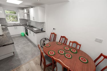 6 bed house, Raddlebarn Road, Selly Park, Birmingham, B296HQ - Image 2