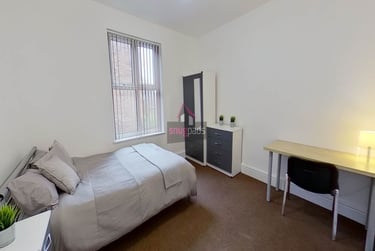 7 bed house, Salford, Seedley, M67HL - Image 1