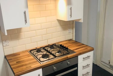 7 bed house, King Edwards Road, Brynmill, Swansea, SA14LW - Image 2