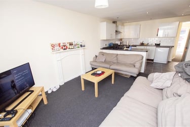 7 bed house, Heeley Road, Selly Park, Birmingham, B296EZ - Image 2